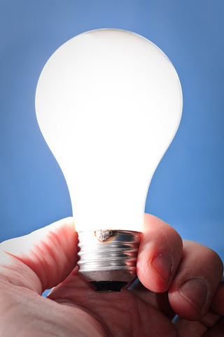 Illustration for article titled Astounding Photos: Journey Through the History of the Lightbulb